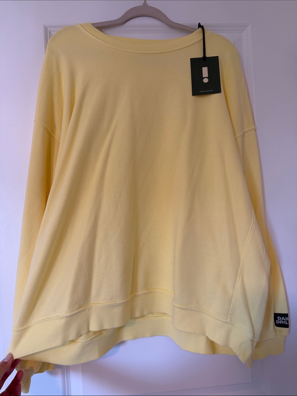 NWT Daily Drills lemonade Crewneck XS/S